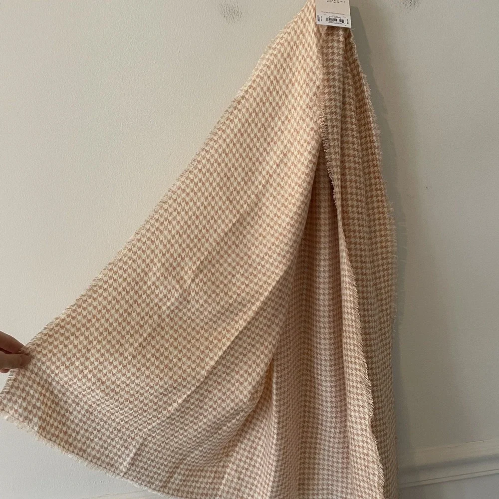 NWT Lauren Conrad Pastel Pink Houndstooth Scarf Fringe Layering Preppy Old Money